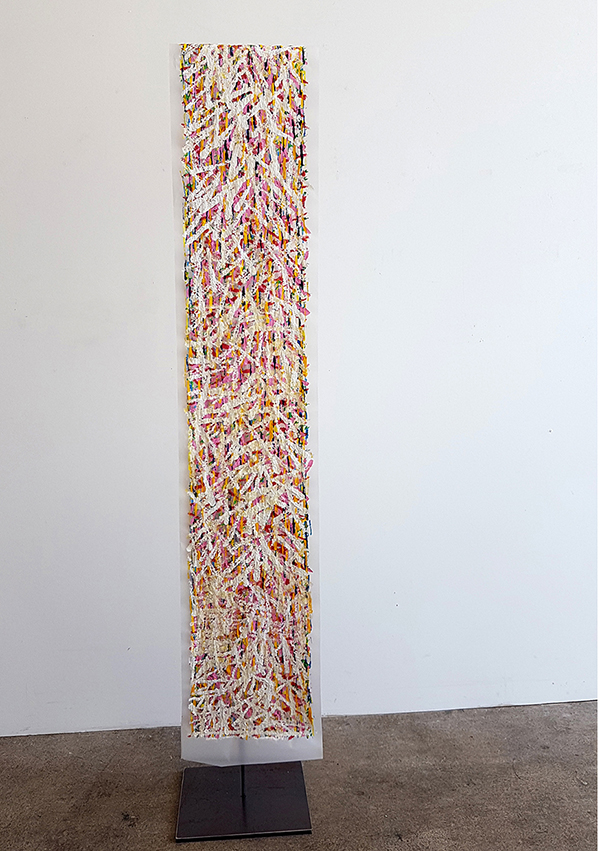 Susanne Lyner, 2019, Meine Stammbäume Nr. 02, Acryl auf Transparentpapier beidseitig bearbeitet, 340 x 33 cm Susanne Lyner, 2019, Meine Stammbäume Nr. 02, Acryl auf Transparentpapier beidseitig bearbeitet, 340 x 33 cm