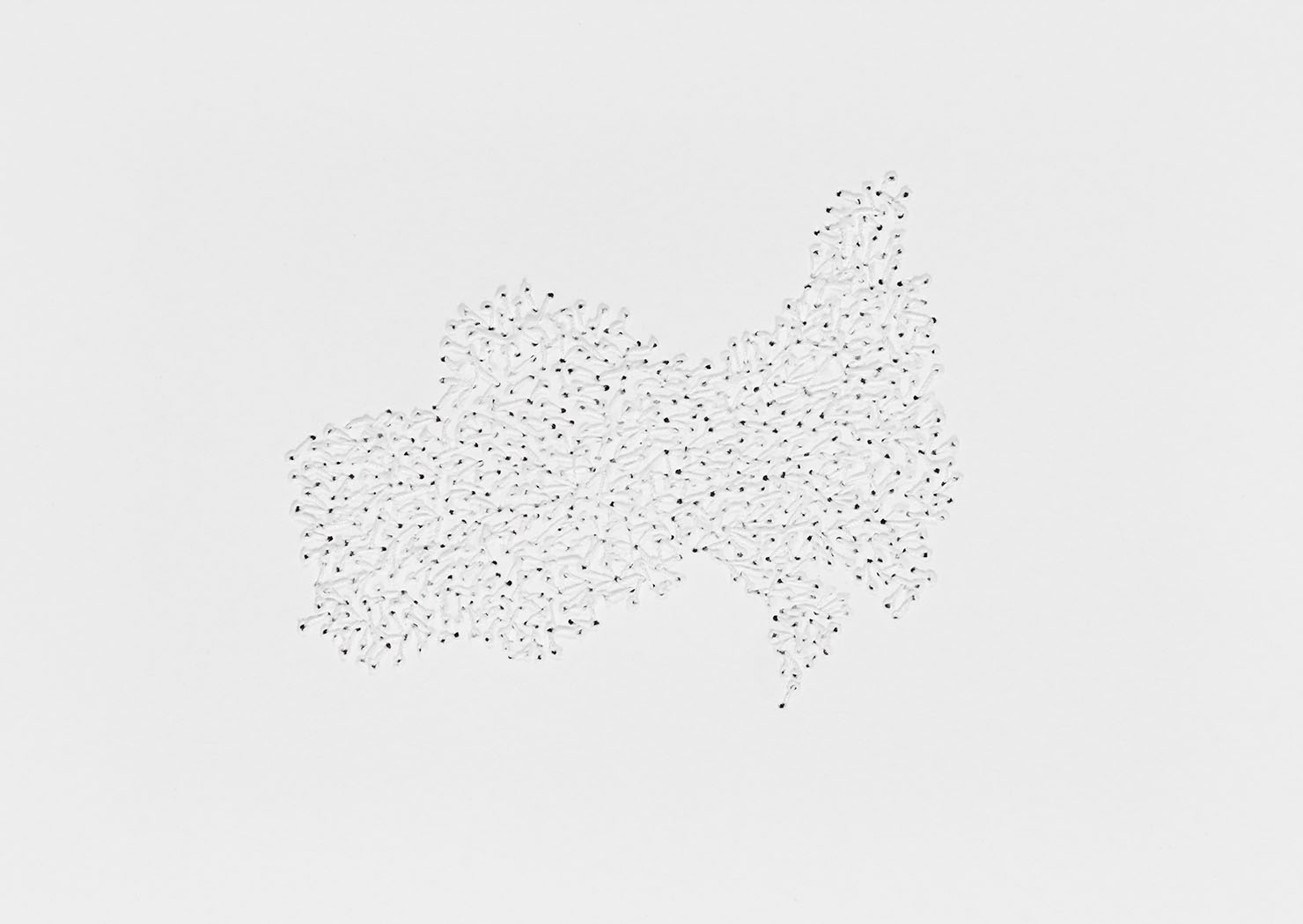 Susanne Lyner, 2020-21_Nr.17_14,8x10,5_umgarntes, Garn auf Karton, je 10,5 x 14,8 cm