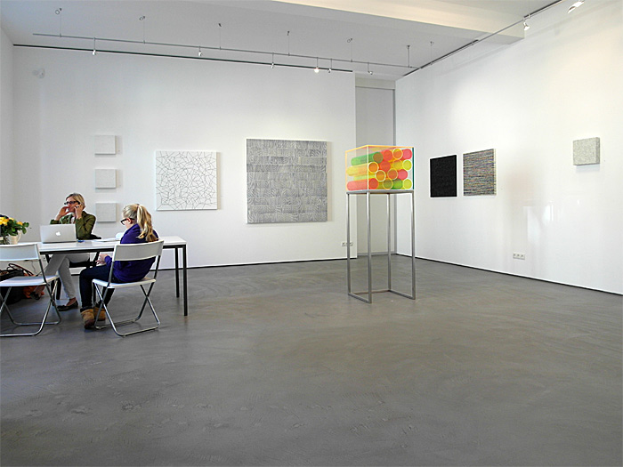 Galerie Judith Andreae, Ausstellungsansicht Idee Konkret mit Werken von Susanne Lyner, Nikola Dimitrov und Norbert Thomas Galerie Judith Andreae, Ausstellungsansicht Idee Konkret mit Werken von Susanne Lyner, Nikola Dimitrov und Norbert Thomas